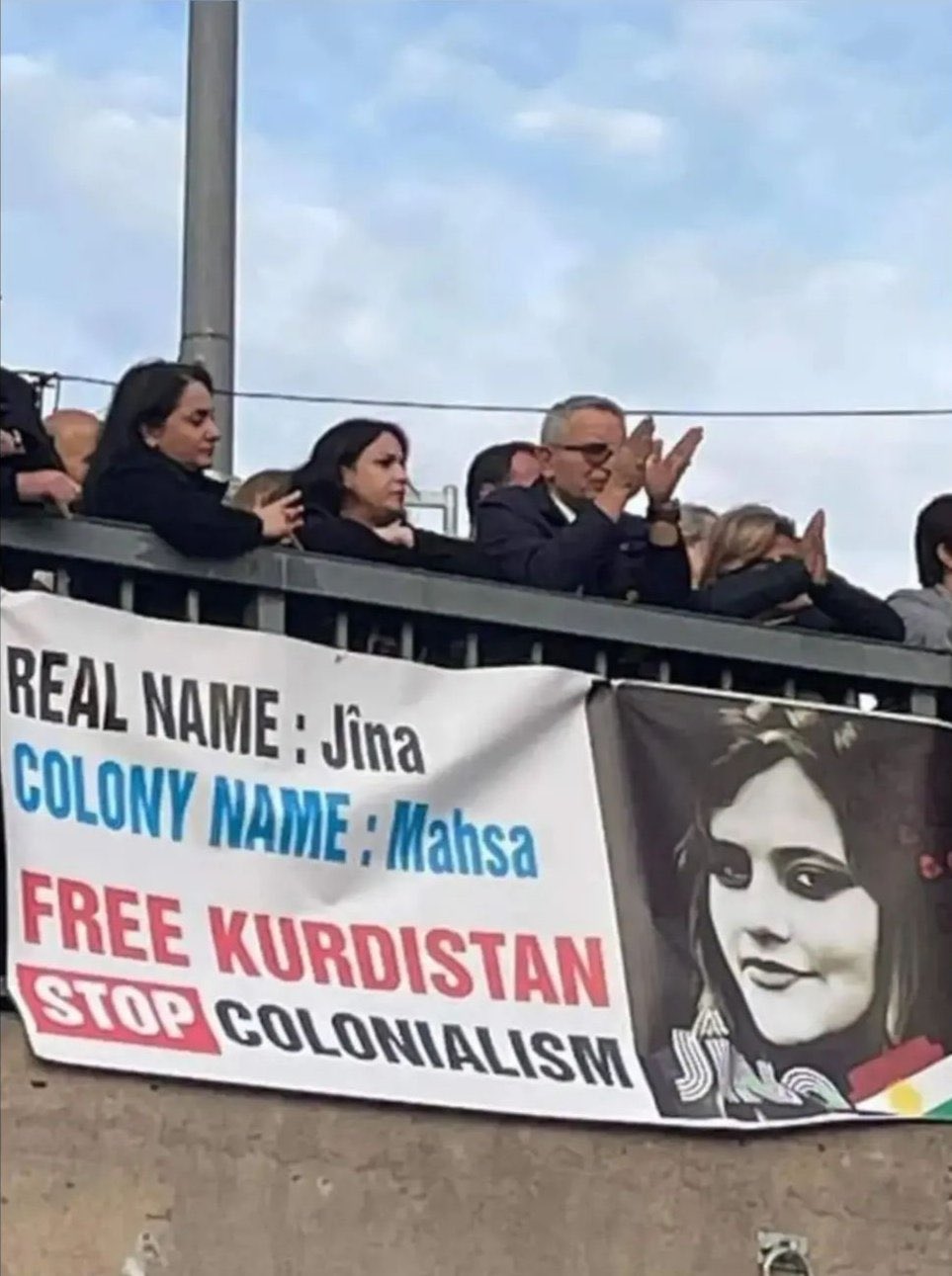 Neden “Jîna”: İran'daki Ayaklanmalarda Kürt Kadınlarının ve Politikalarının Silinmesi